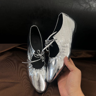 春季新款法式羊皮复古小银鞋平底超软褶皱系带配裙子玛丽珍单鞋女