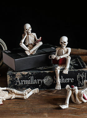 新品创意万圣节卡通骷髅人物摆件装饰家居树脂品看书礼品