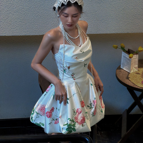 千金风复古印花抹胸花苞连衣裙