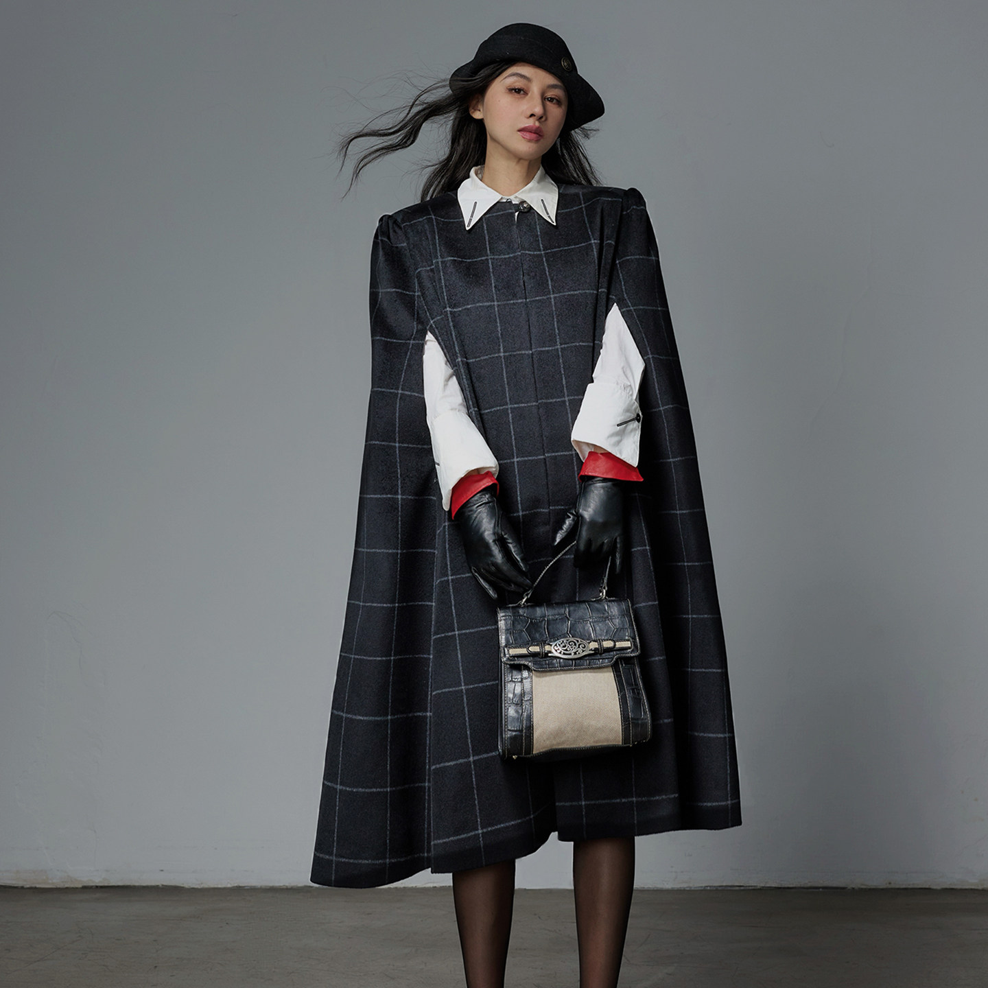 日本30羊绒复古超柔黑白复古斗篷