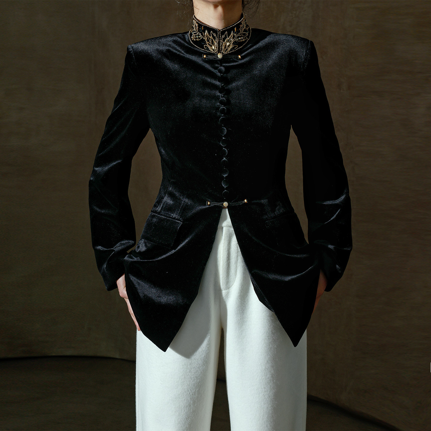 TWANG100%桑蚕丝丝绒极简经典国风法绣重工修身长袖黑色西装外套,女装/女士精品,真丝上装,淘宝优惠券,粉丝福利购,淘宝优惠卷