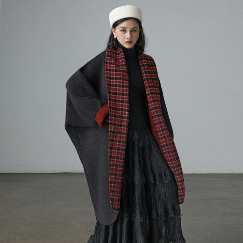 牦牛羊毛拼色格纹双面呢黑色大衣