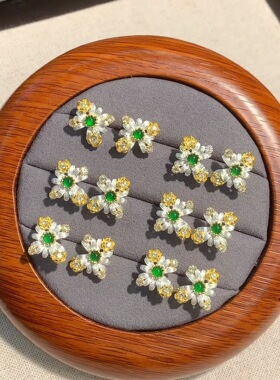 天然危料翡翠双色设计款花花耳钉 通体S925银镶嵌