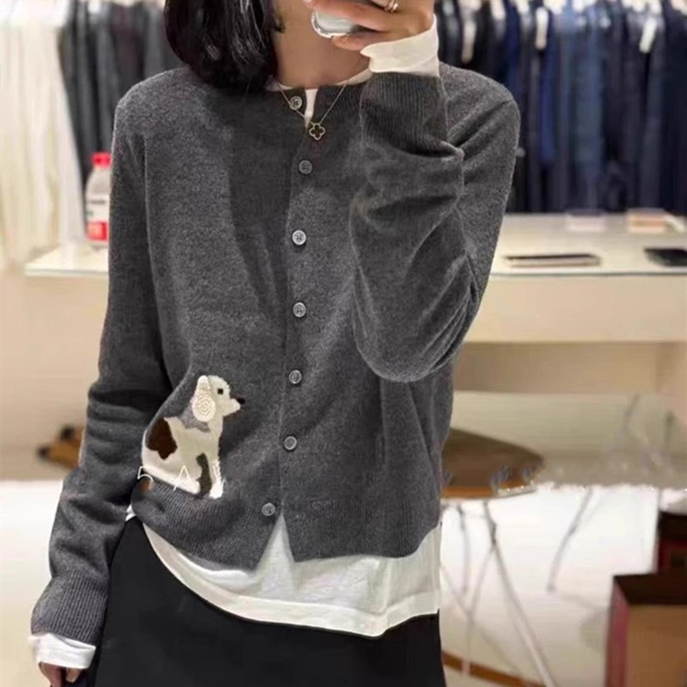 春秋女纯羊毛圆领卡通刺绣开衫