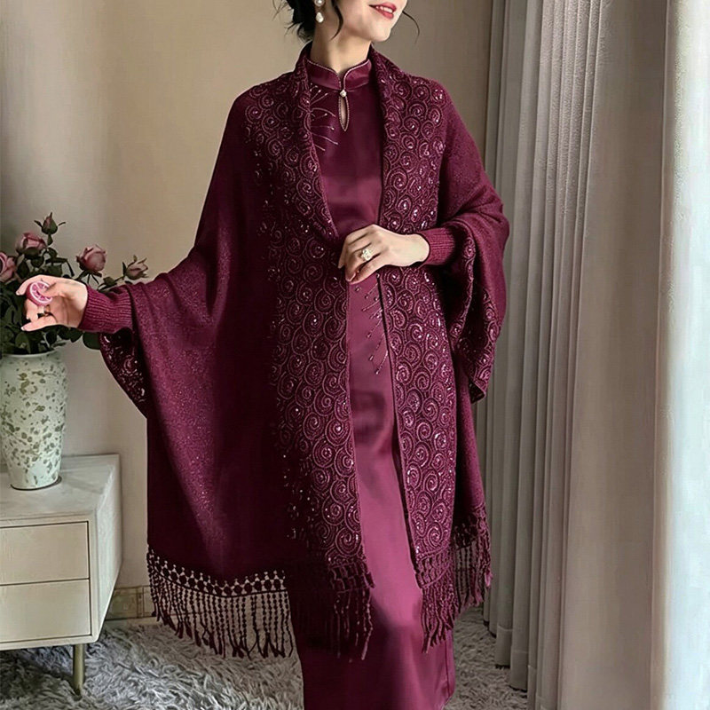 2026秋季新款刺绣喜婆婆妈妈婚宴旗袍披肩紫红色外搭斗篷礼服外套