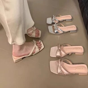 大码凉拖鞋41到43女鞋胖脚宽女夏季外穿凉鞋矮跟显脚小低跟高跟鞋