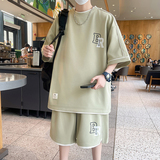 绿色
