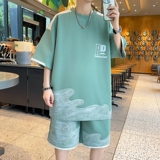 绿色