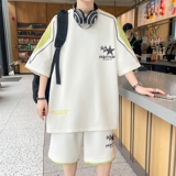 白色