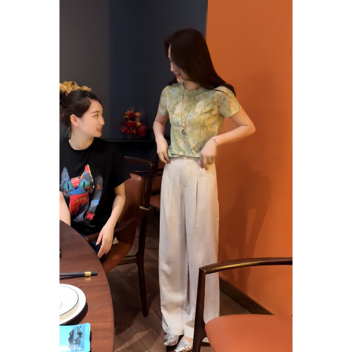 女夏韩版百搭减龄T恤直筒裤套装