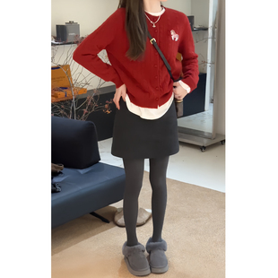 韩系氛围感新年红色开衫针织毛衣短裙两件套女冬装新款学院风套装