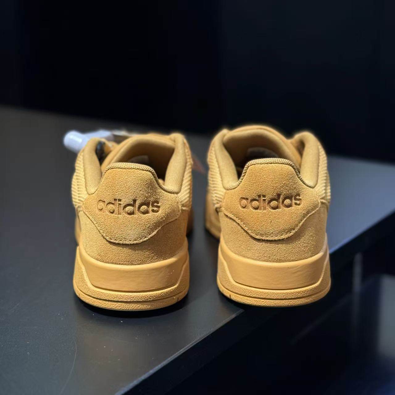 Adidas/阿迪达斯2026秋冬款男子黄色系带复古耐磨低帮板鞋KJ6984