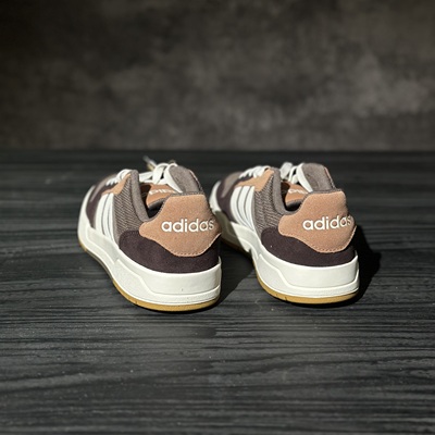 阿迪达斯复古耐磨透气板鞋男