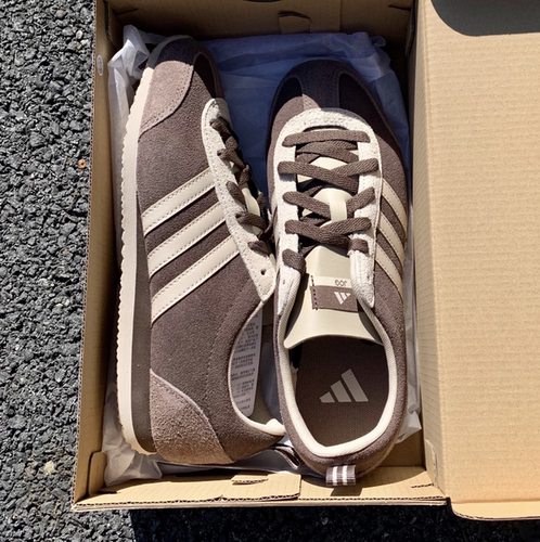 adidas/阿迪达斯男经典款复古百搭低帮薄底运动板鞋 JS1123