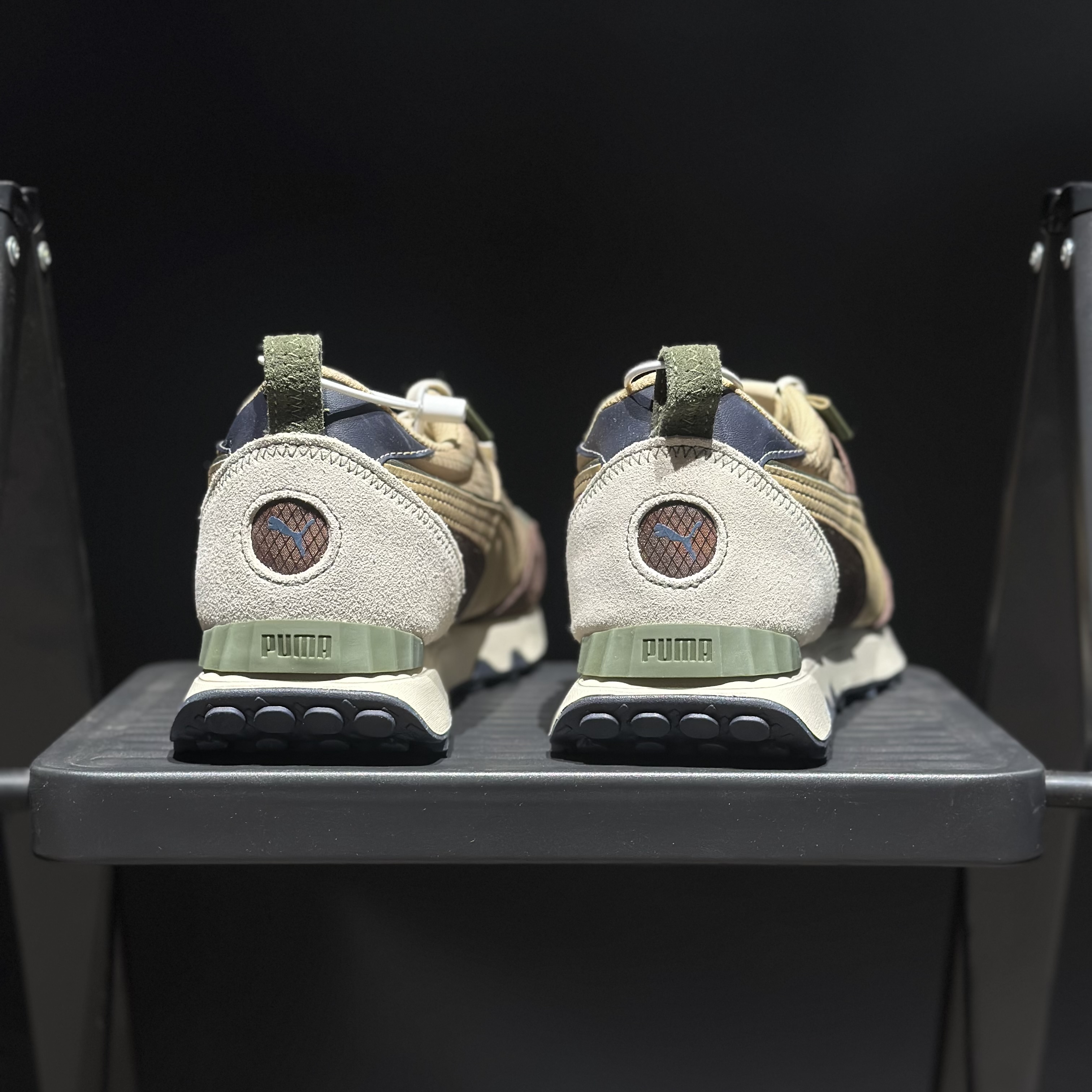 Puma/彪马男子秋冬低帮复古潮流透气休闲运动鞋舒适跑步鞋387672