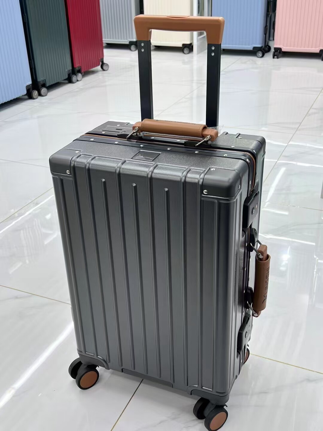 领士高颜值行李箱登机箱大容量拉杆箱24寸抗摔旅行箱出差密码箱