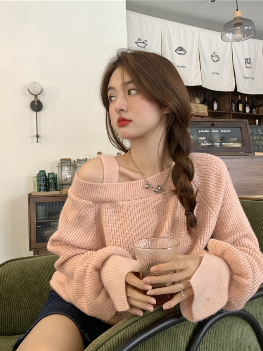 小众心机露肩粉色毛衣温柔软糯