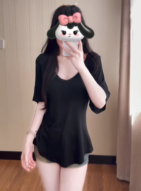 设计感V领短袖T恤女黑色辣妹宽松显瘦黑色打底衫上衣