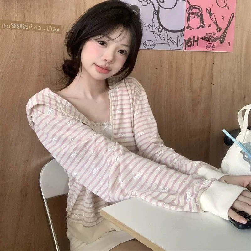 2026新款韩版百搭显瘦条纹防晒长袖连帽开衫罩衫宽松休闲外套女潮