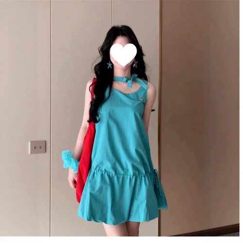 甜美挂脖无袖连衣裙女夏季小众蓝色A字裙小个子收腰花苞度假风