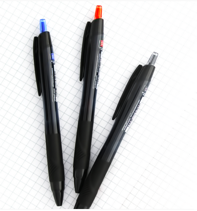 日本按动顺滑流畅中油笔