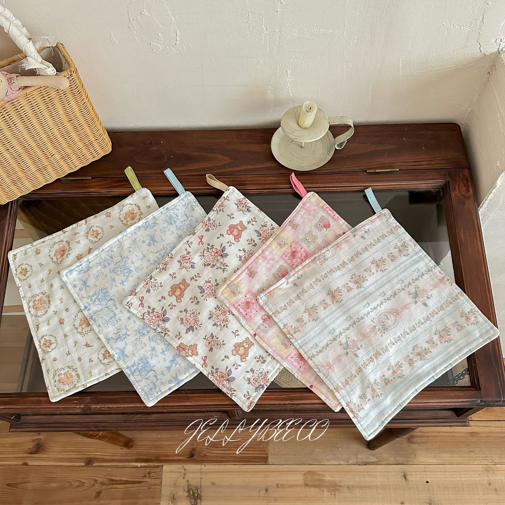 2024韩国ins宝宝小方巾儿童洗澡毛巾幼儿园擦手帕婴儿拍嗝巾可爱