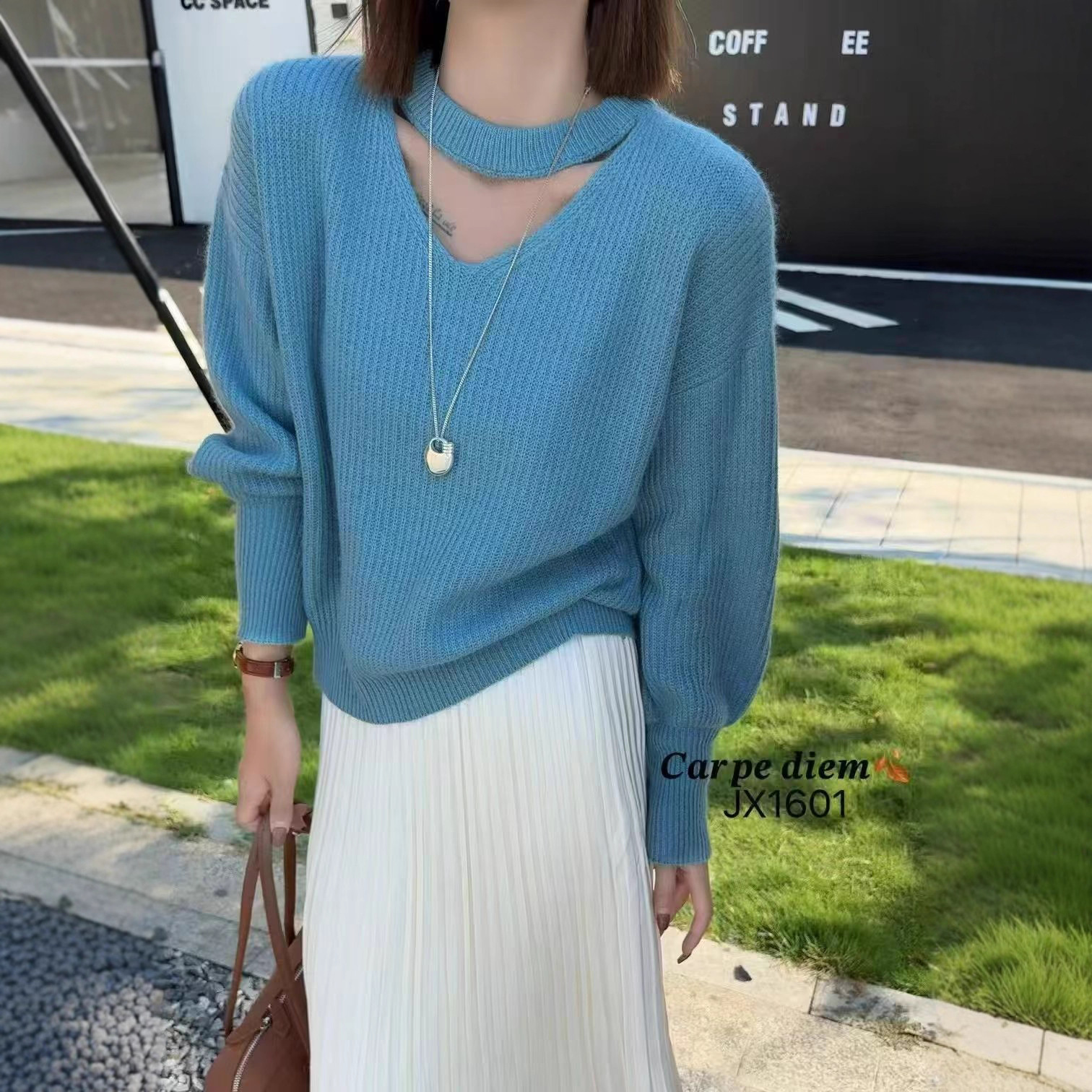 欧洲站超好看内搭法式v领挂脖镂空高级感羊毛针织衫打底衫毛衣HR