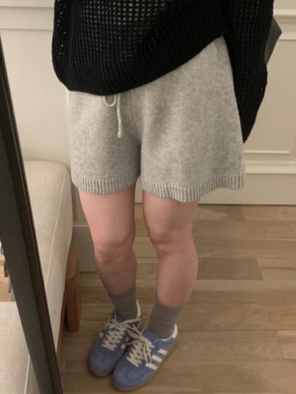 Light Gray Wool Knit Shorts for Women 2025 New Autumn and Winter Outerwear A-Line Knit Pants Petite Mid-Length Shorts
