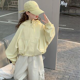 新款 儿童纯色连帽上衣休闲风洋气冲锋衣潮 外套2026春季 女童春装