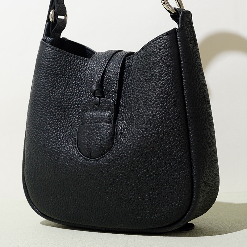 头层牛皮腋下水桶单肩斜跨包