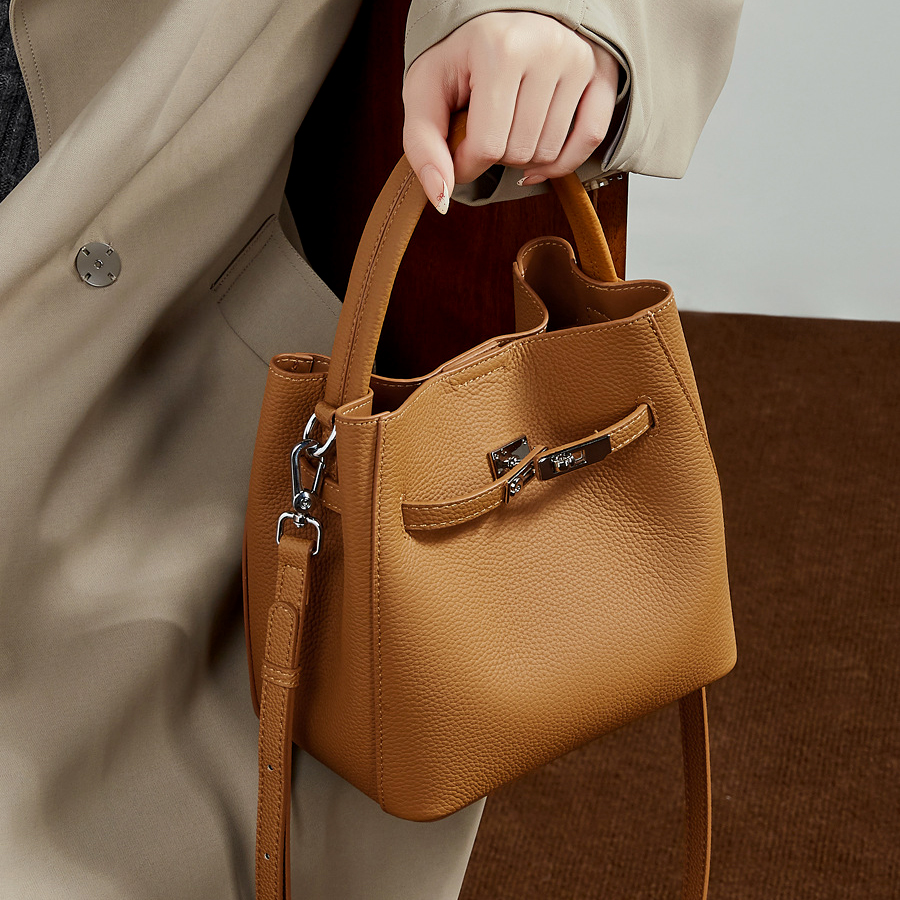 头层牛皮水桶包单肩斜跨女包