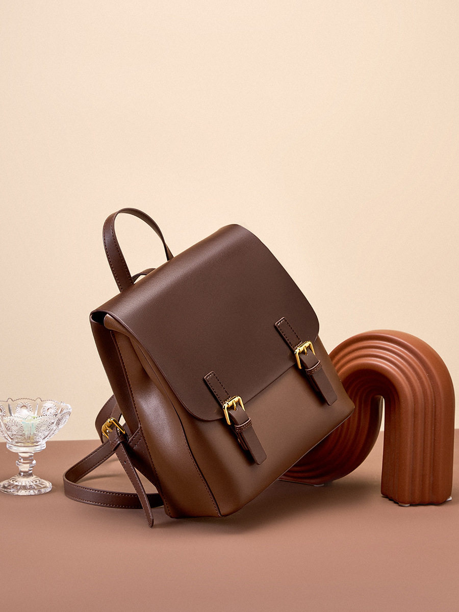 2023新款真皮双肩包女大学生简约背包电脑包女双肩大容量旅行背包