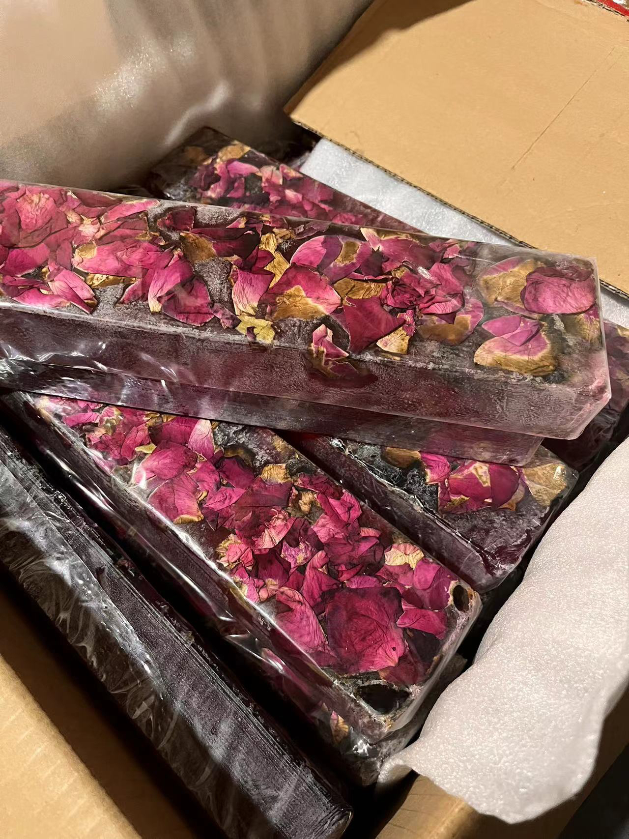 云南玫瑰精油皂手工皂1.5公斤长条装微瑕处理云南发货洗脸洗澡