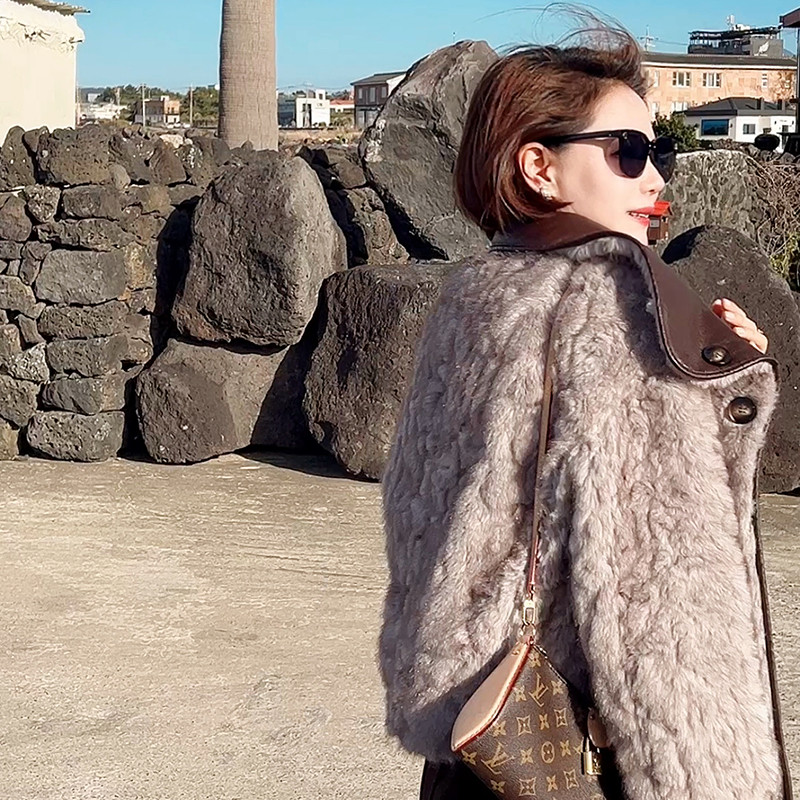 颜菱皮毛外套女2025冬季新款两面穿皮衣毛毛外套Y1296