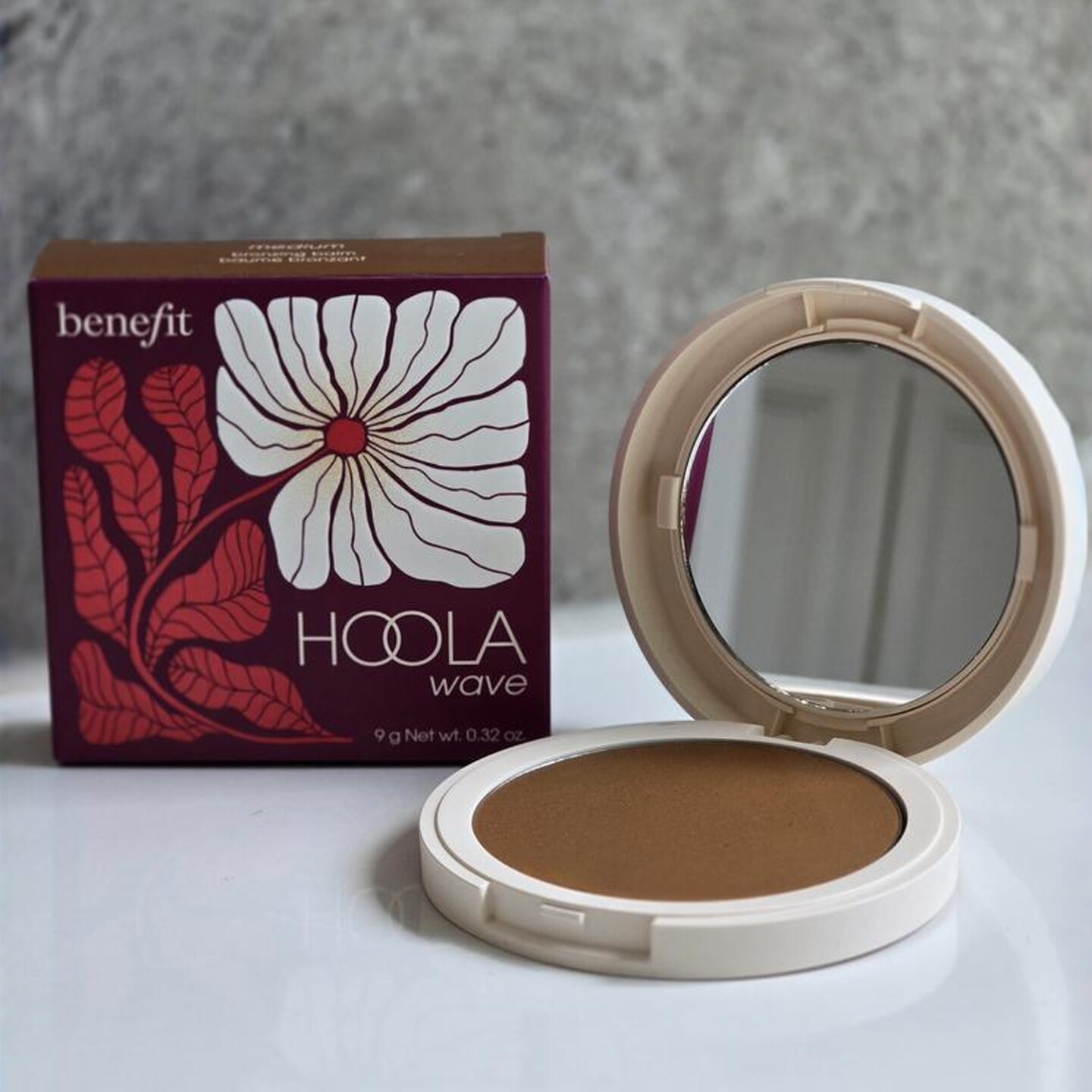 预*定 Benefit/贝玲妃 新款Hoola Wave 修容粉饼9g 修容刷