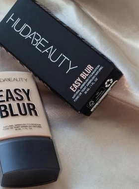 预*定Huda Beauty轻盈柔焦粉底液Easy Blur遮瑕零毛孔无硅妆前乳