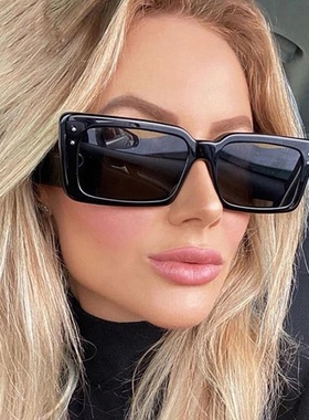 欧美方形米钉太阳镜2021新款小框网红复古墨镜女潮流街拍太阳眼镜