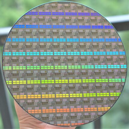 8英寸硅晶圆wafer 光刻片芯片硅片科技半导体集成电路展示华为