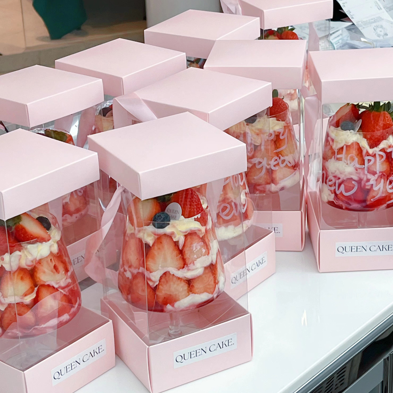 2025冬季圣诞草莓甜品白兰地杯玻璃杯高脚杯蛋糕装饰杯装饰装扮