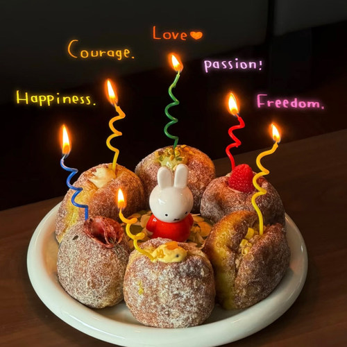 ins款五颜六色蜡烛小兔子生日甜品蛋糕装饰多巴胺彩色系曲线蜡烛