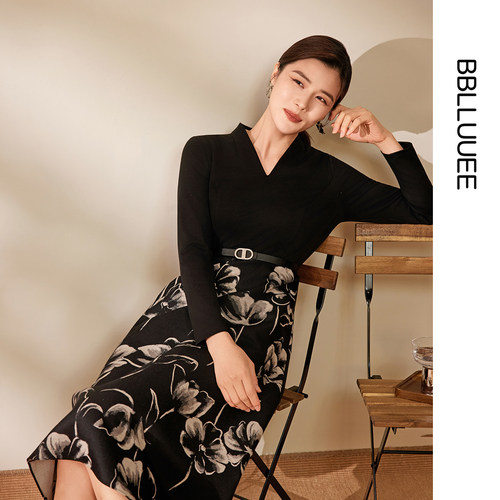 BBLLUUEE/粉蓝衣橱2025秋冬墨韵提花新款V领针织拼接连衣裙女装