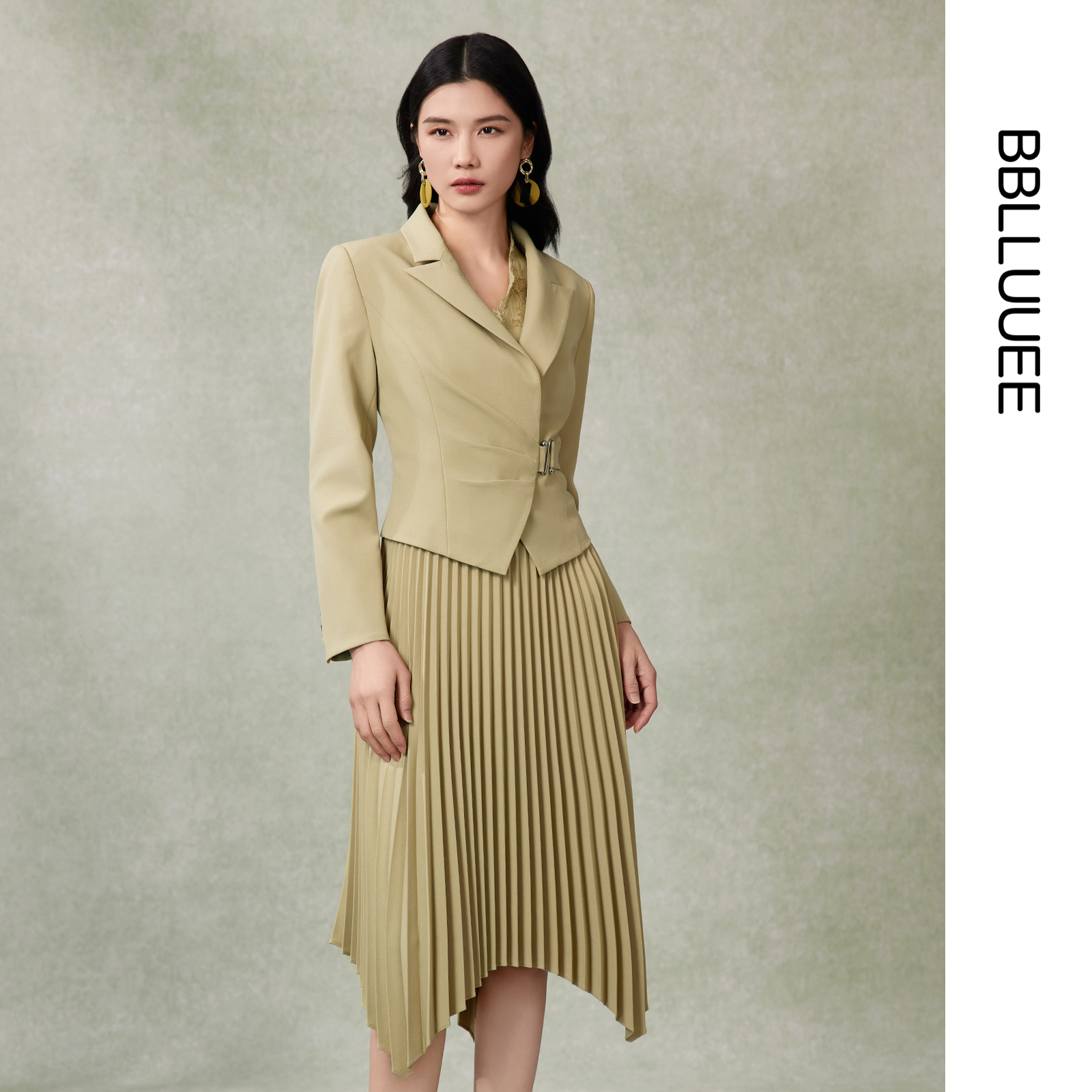 气质蕾丝拼接套装 西装压褶半身裙两件套