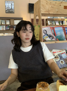 ifbeer复古羊毛深灰色u领针织背心马甲宽松上衣短款ins女韩版秋冬