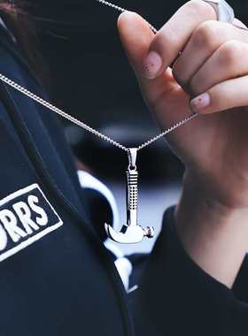 摇滚嘻哈榔头铁锤吊坠复古潮男女钛钢锤子项链时尚个性朋克首饰品