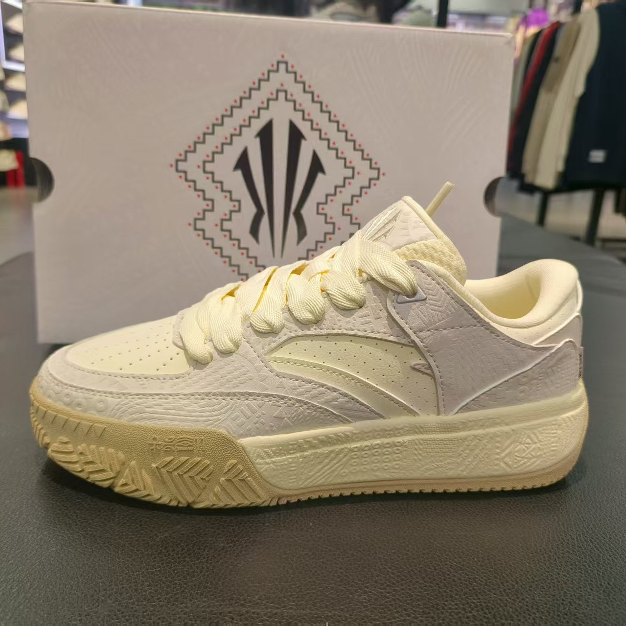 安踏欧文密码系列Hélà CODE篮球文化板鞋男冬季新款112541801