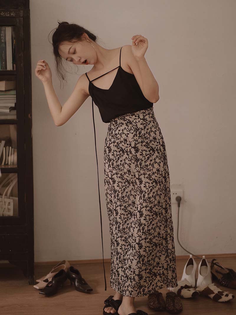 JULSLAN优雅刺绣复古一步长半裙