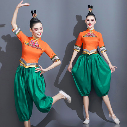 胶州秧歌服女2023新款扇子舞喜庆灯笼舞演出服中国风广场舞表演服