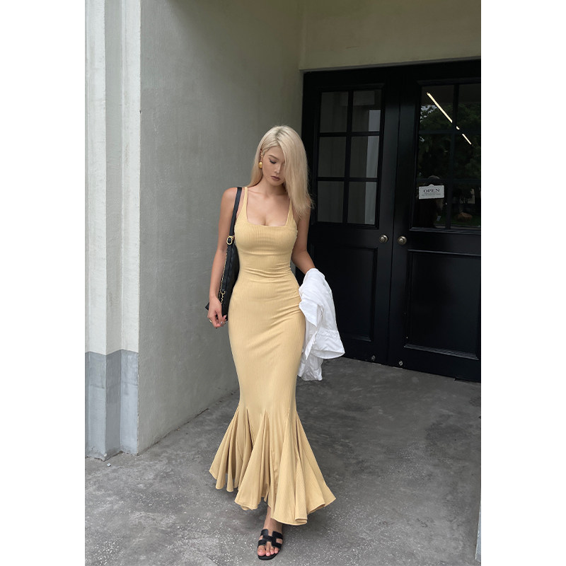 井也  无袖吊带连衣裙女2023夏季新款高腰修身气质大漏背鱼尾裙子
