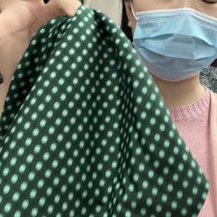 真丝绿点点布料纯柞蚕丝绿色圆点小波点衬衫连衣裙面料小清新