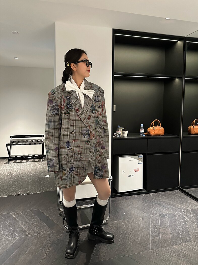 蒋哇塞 2025春季新款小众减龄ins涂鸦款廓形西装中长款外套潮女